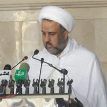 امام وخطيب الكوفة: يلوح بحل جيش المهدي اذا كان استمراره يسيئ للشهيد الصدر(قدس)