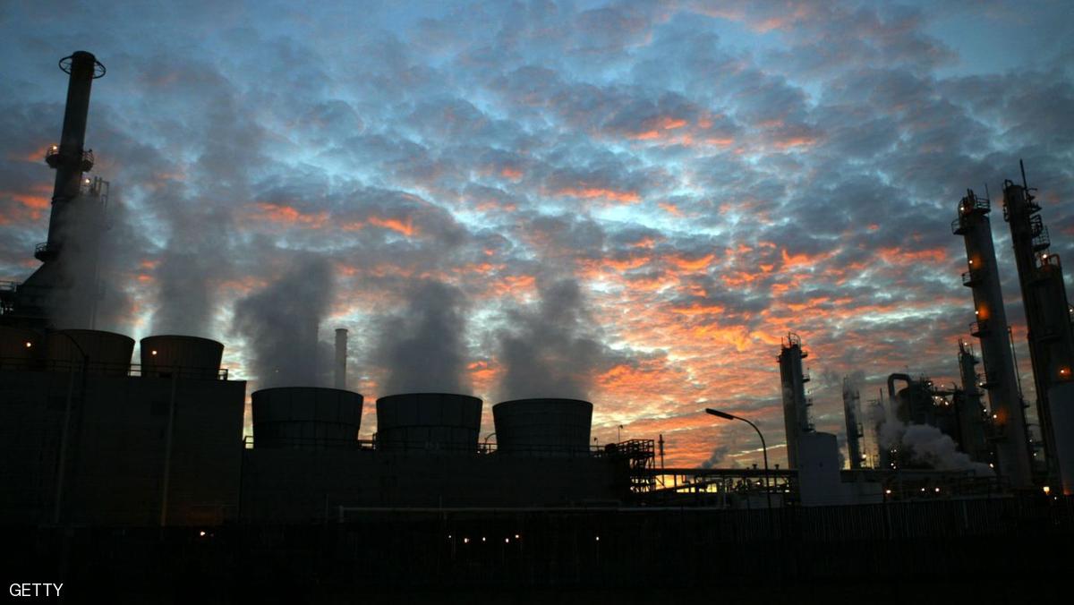 النفط يتراجع بسبب "الحفر الأميركي"