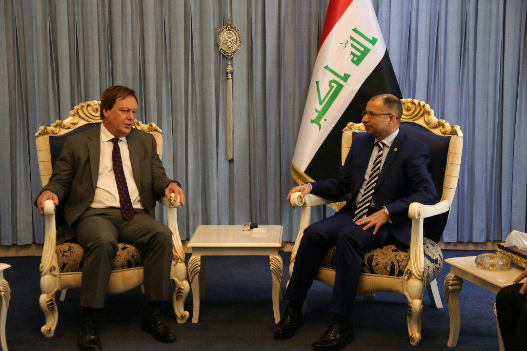 بريطانيا: العراق بدأ يستعيد مكانته الاقليمية والدولية