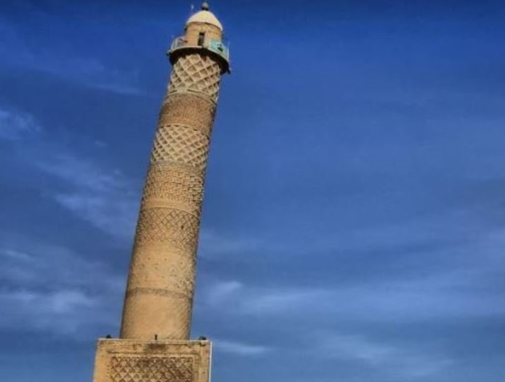 في رثاء الحدباء