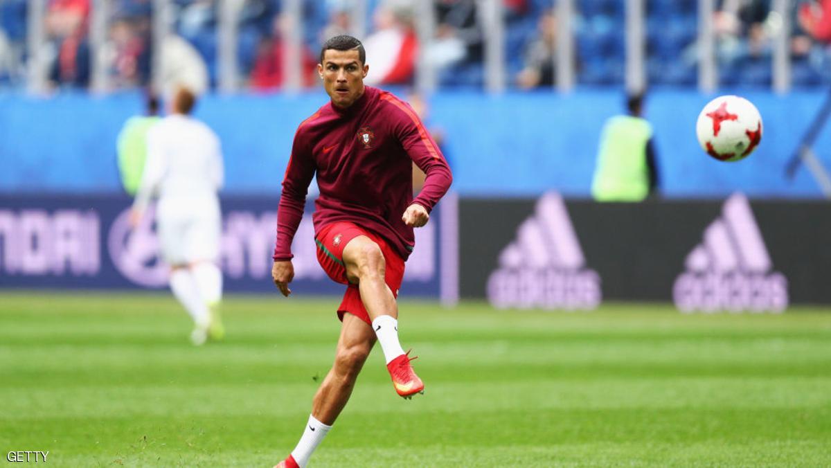 رونالدو يقود البرتغال إلى نصف نهائي القارات