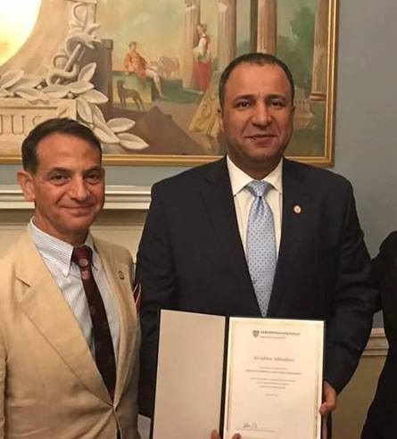 جامعة هارفارد الامريكية تمنح مهندسا عراقيا أعلى شهادة في القيادة والإدارة العليا