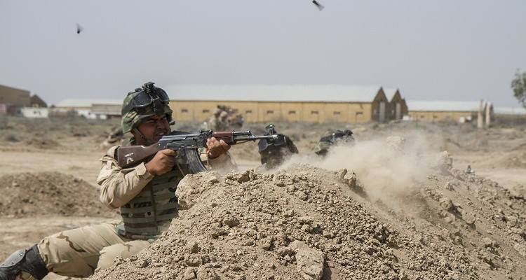 الاستخبارات العسكرية تعلن مقتل انتحاريين من داعش غربي الانبار