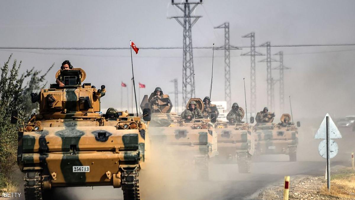 إصابة 17 جنديا تركيا بتفجير استهدف مركبة عسكرية
