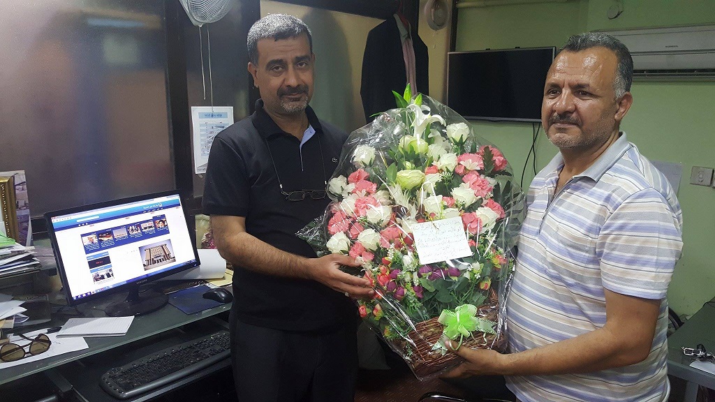 مدير المشتقات النفطية يهنئ وكالة نون بمناسبة ذكرى انطلاقتها ويبعث باقة ورد لادارتها