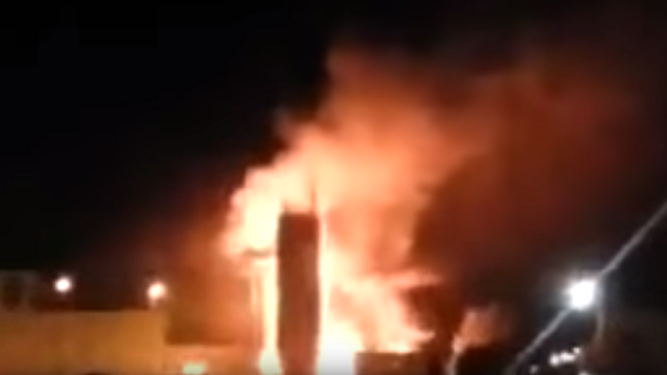 الحوثيون يستهدفون بالصواريخ منشآت نفطية سعودية