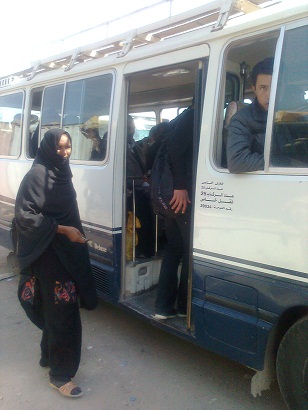 متسولون اجانب ينتشرون في كربلاء . ومختصون يؤكدون ضرورة التعامل معهم بحزم (مصور)