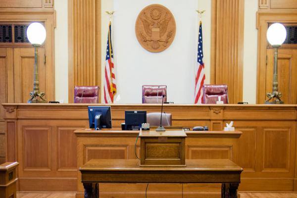 أمريكا توقف ترحيل 1400 عراقي