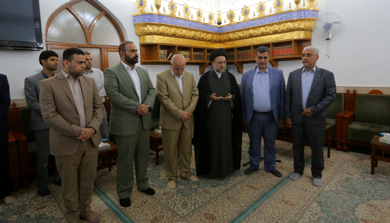 بالفيديو.. هكذا سلمت مفاتيح العتبة العلوية الى اللجنة التي شكلها ديوان الوقف الشيعي