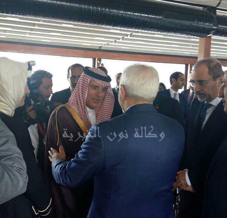هكذا فسر وزير خارجية إيران مصافحته لنظيره السعودي