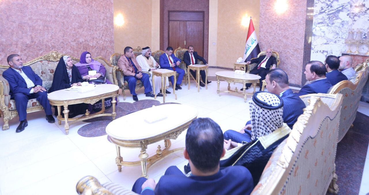 العبادي يناقش الاوضاع الخدمية والامنية مع محافظ بابل ورئيس مجلسها