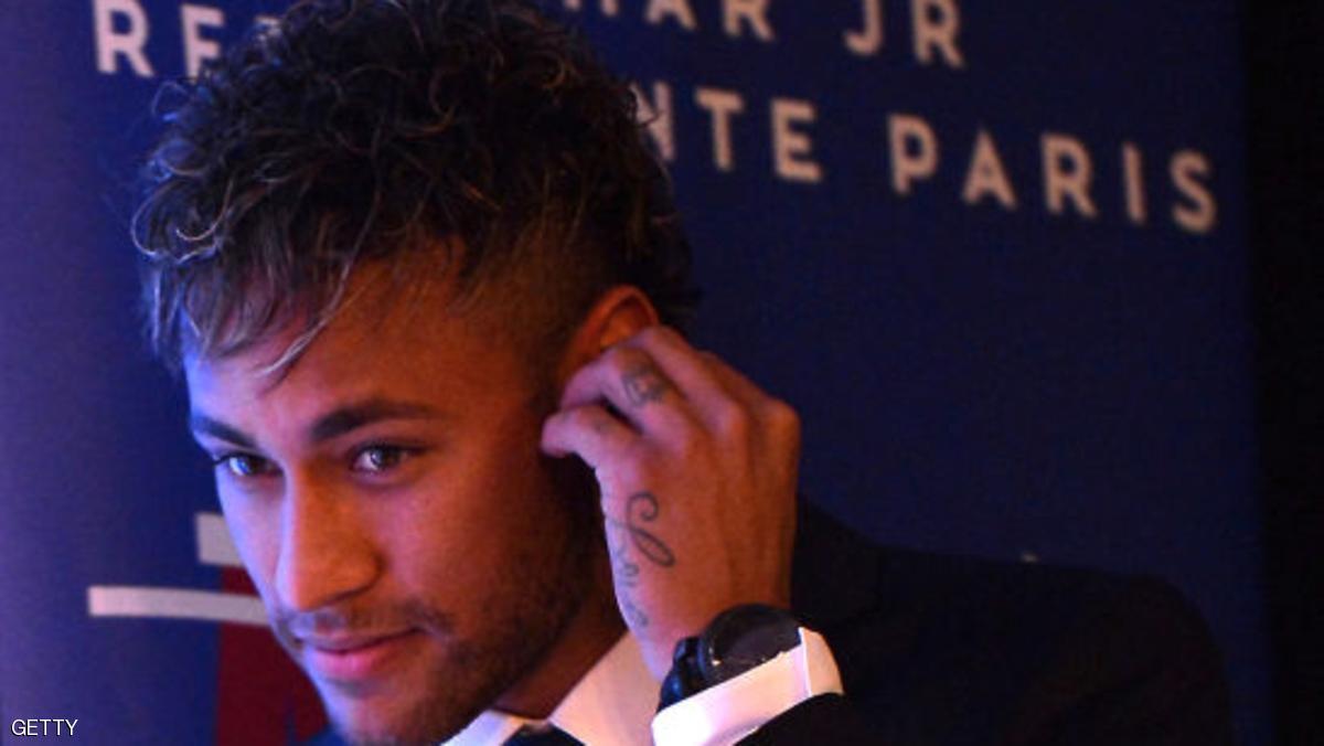 نيمار يبيع كل شيء.. حتى ساعة اليد!