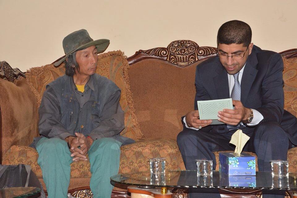 بالصور:محافظ الديوانية يستقبل الرحالة الصيني "لي تشونغ"