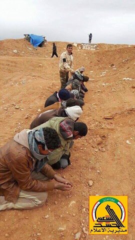 ‫بالصور:حرس‬ ‫‏الحدود‬ يلقون القبض على مجموعة من عناصر ‫‏داعش‬ فارين من ‫‏الرمادي‬ قرب الرطبة