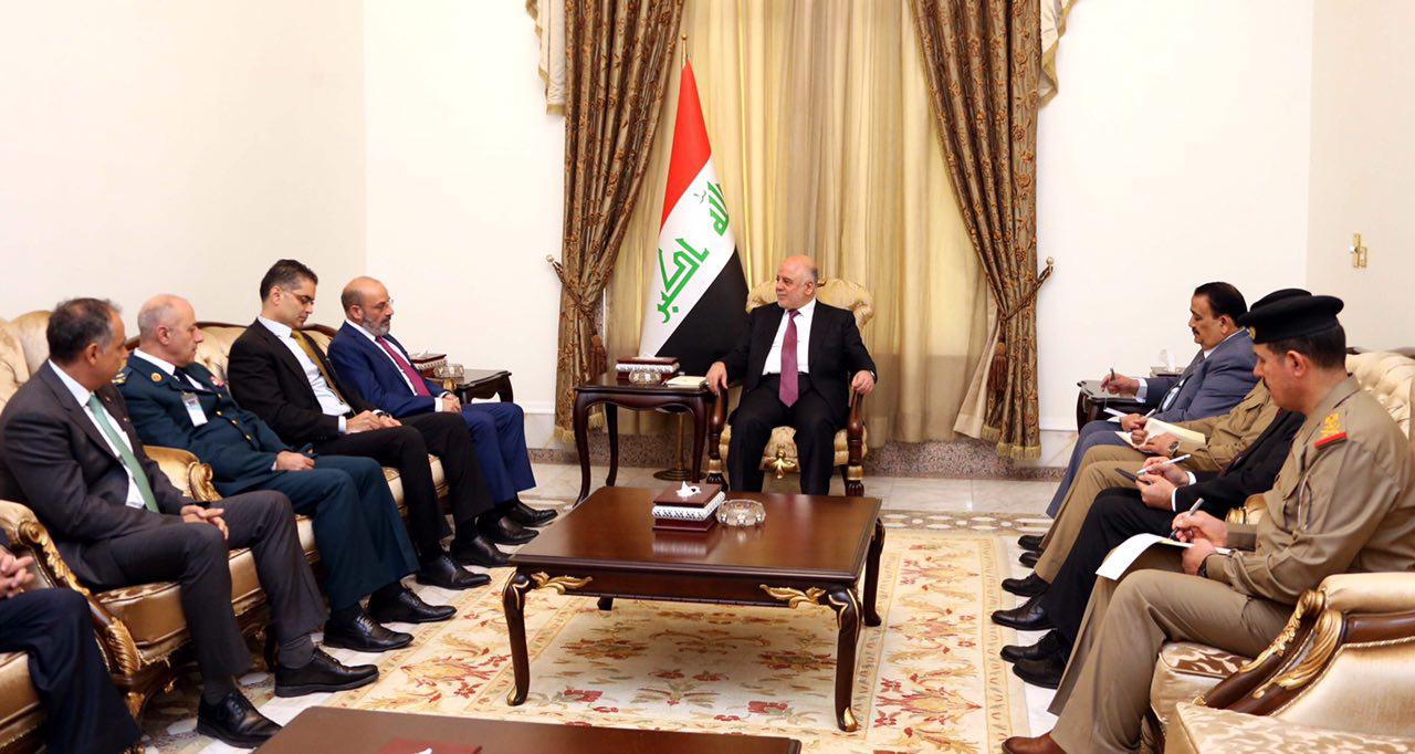 وزير الدفاع اللبناني يؤكد للعبادي أهمية التعاون العسكري بين بيروت وبغداد