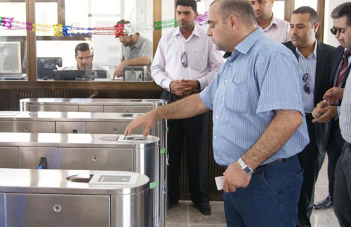 افتتاح بوابات الالكترونية في مصفى النجف لتنظيم دوام الموظفين وتوفير الحماية +صورة