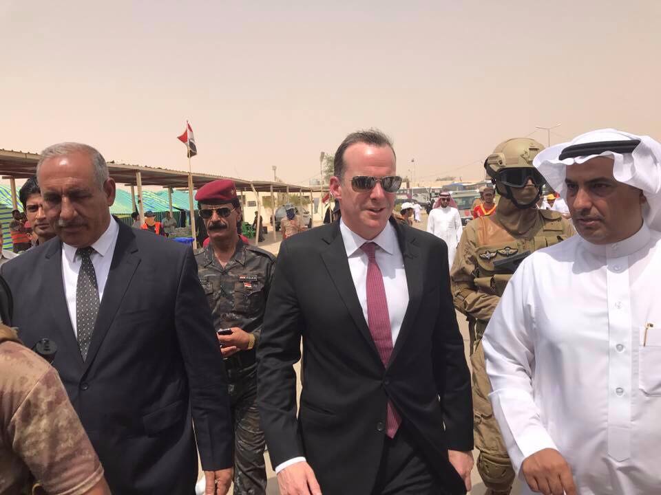 بالصور.. السبهان ومبعوث ترامب يتفقدان منفذ عرعر الحدودي في الانبار