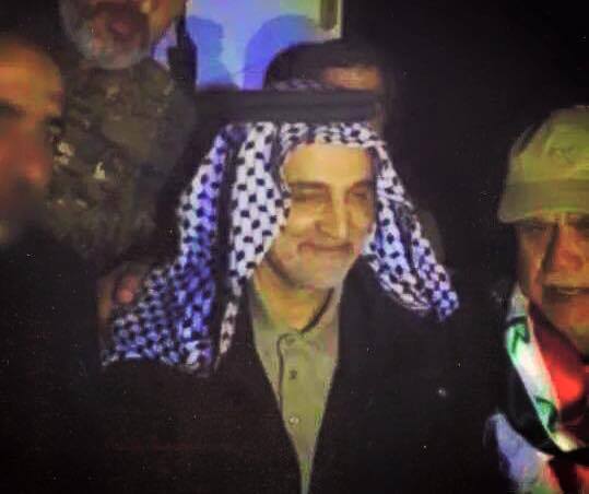 بالصورة: قاسم سليماني يلبس العقال العربي الجنوبي