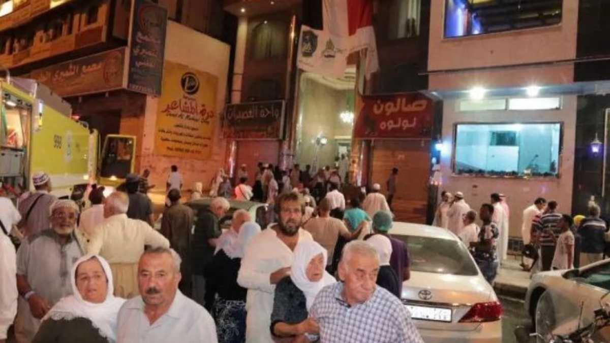 إجلاء 600 حاج إثر حريق بفندق في مكة