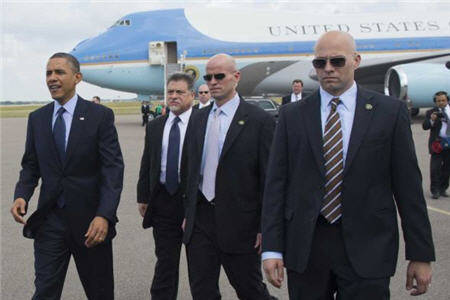 تجميد عمل 11 حارسا لاوباما بسبب قضية غير اخلاقية