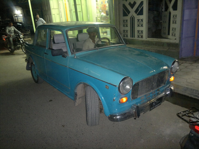 رواج السيارات القديمة في الكوت(مصور)