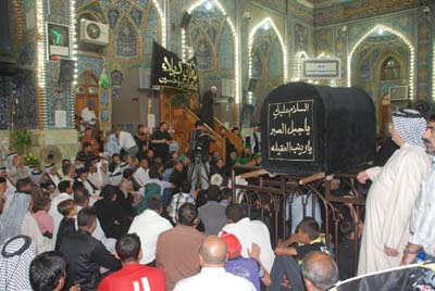 كربلاء تتوشح بالسواد ومواكب عزاء في الصحن الحسيني الشريف احياء لذكرى وفاة السيدة زينب بنت علي عليها السلام