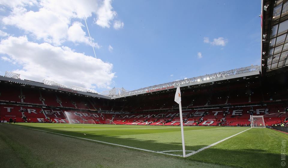 بالفيديو: اخلاء ملعب ترافورد وفرق مكافحة المتفجرات تنفذ تفجيراً تحت السيطرة