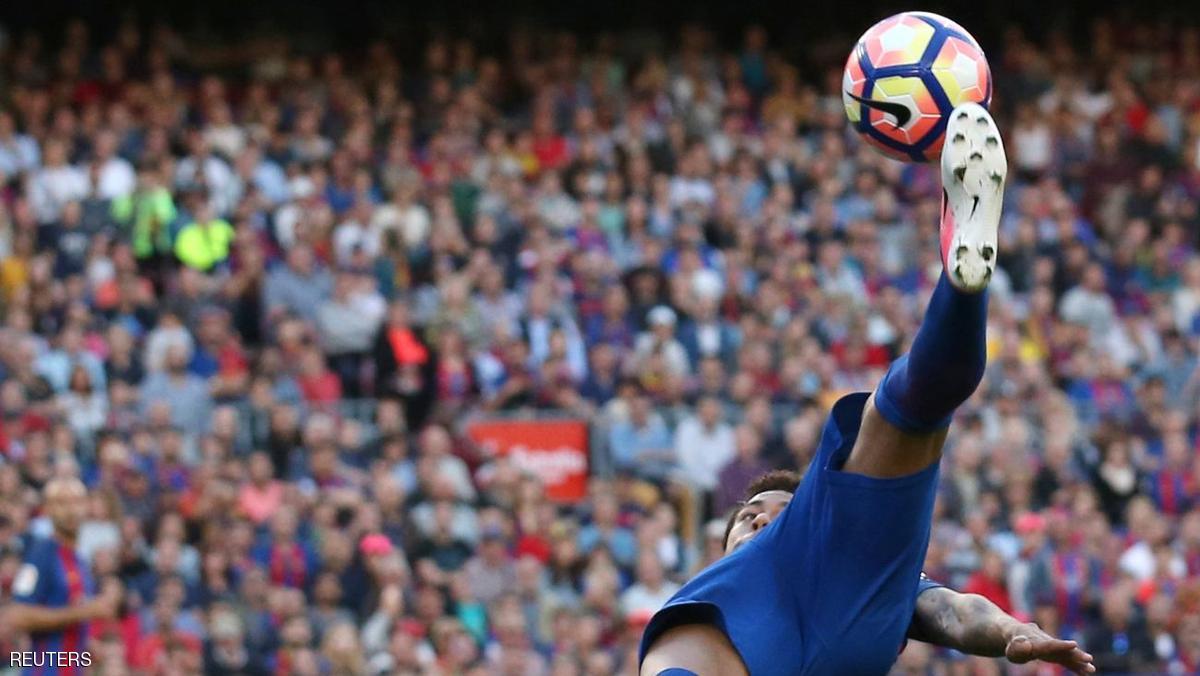 هاتريك نيمار يصعد ببرشلونة لصدارة الدوري الإسباني
