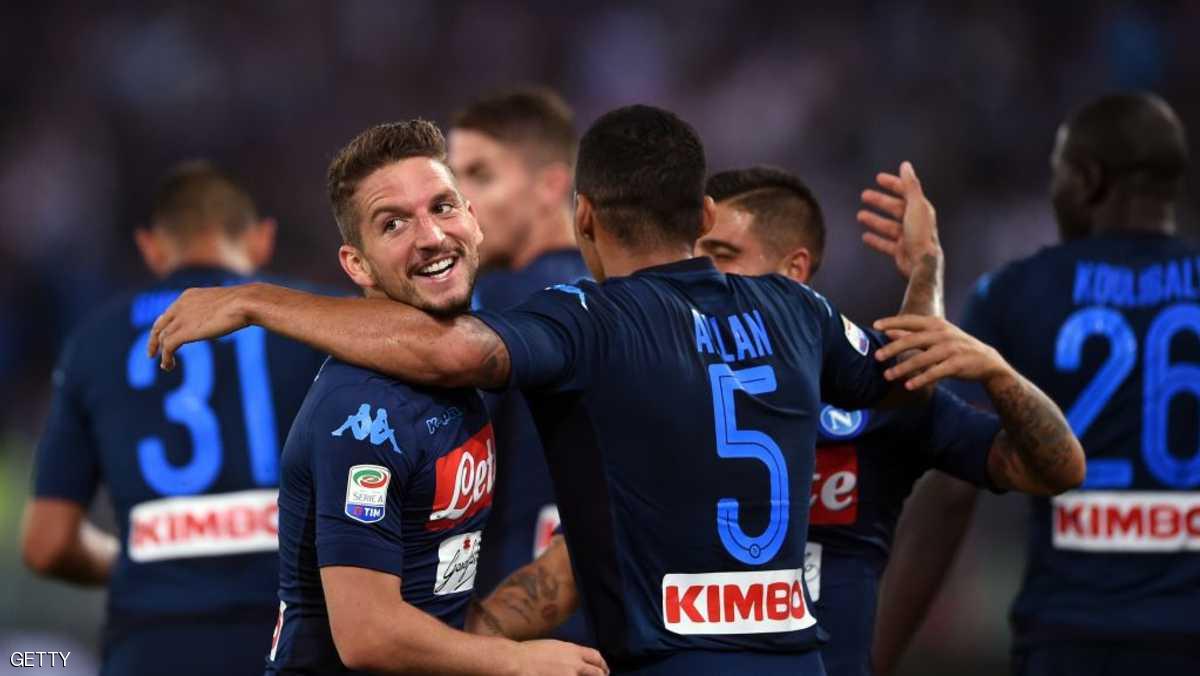 ثلاثة أهداف في 5 دقائق تقود نابولي لسحق لاتسيو