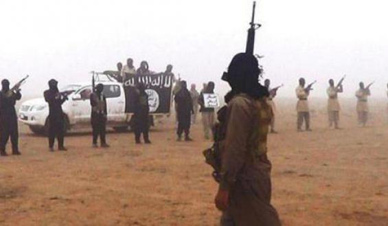 داعش يحرق كل الكتب المدرسية بالموصل بحجة منافاتها لتعاليم الإسلام