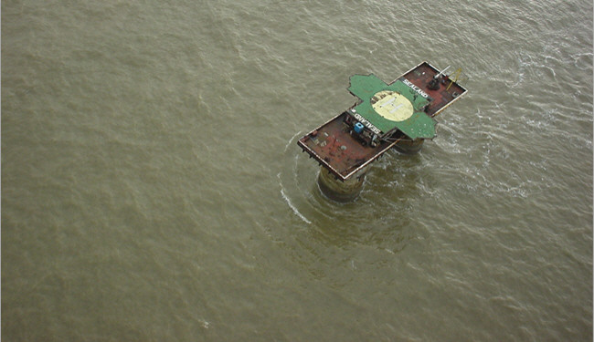 بالصور/أصغر دولة في العالم: عائلة مالكة و22 مواطنًا!