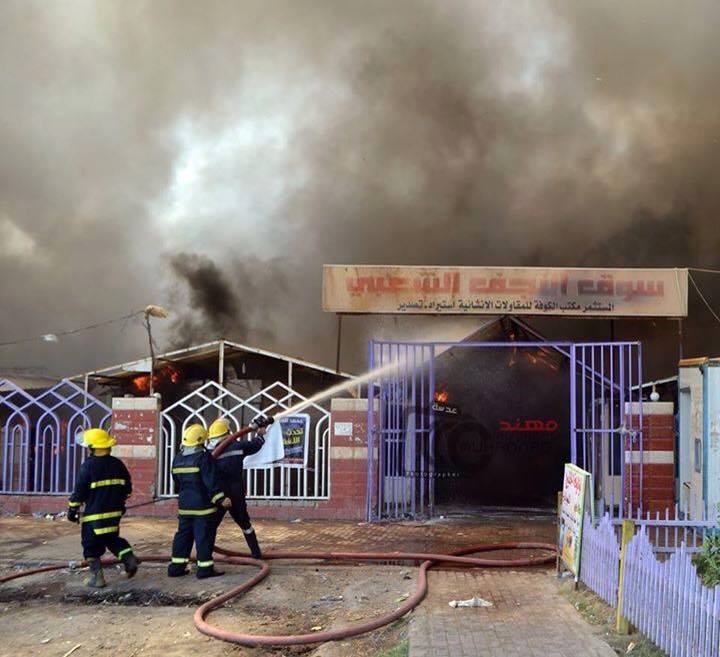 بالفيديو: اندلاع حريق كبير في سوق شعبية وسط النجف