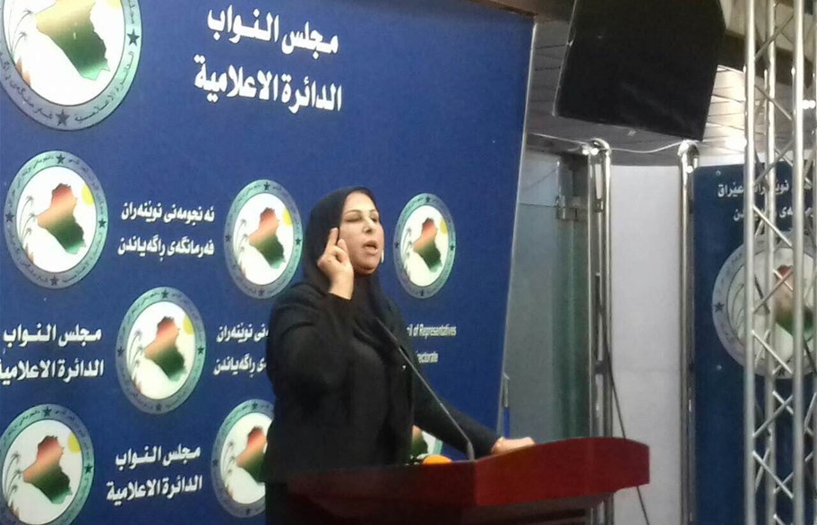 عاليه نصيف تطالب العبادي والحيالي بإعادة ضباط الجيش الساكنين في أربيل