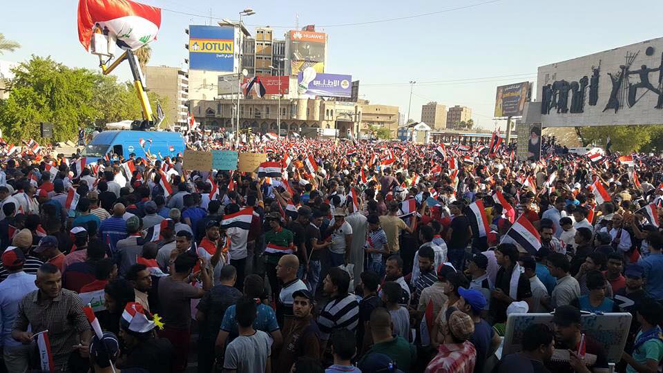 بالصور:الصدر يطالب باقالة المفسدين من اصحاب الدرجات الخاصة وتقديمهم للمحاكمة