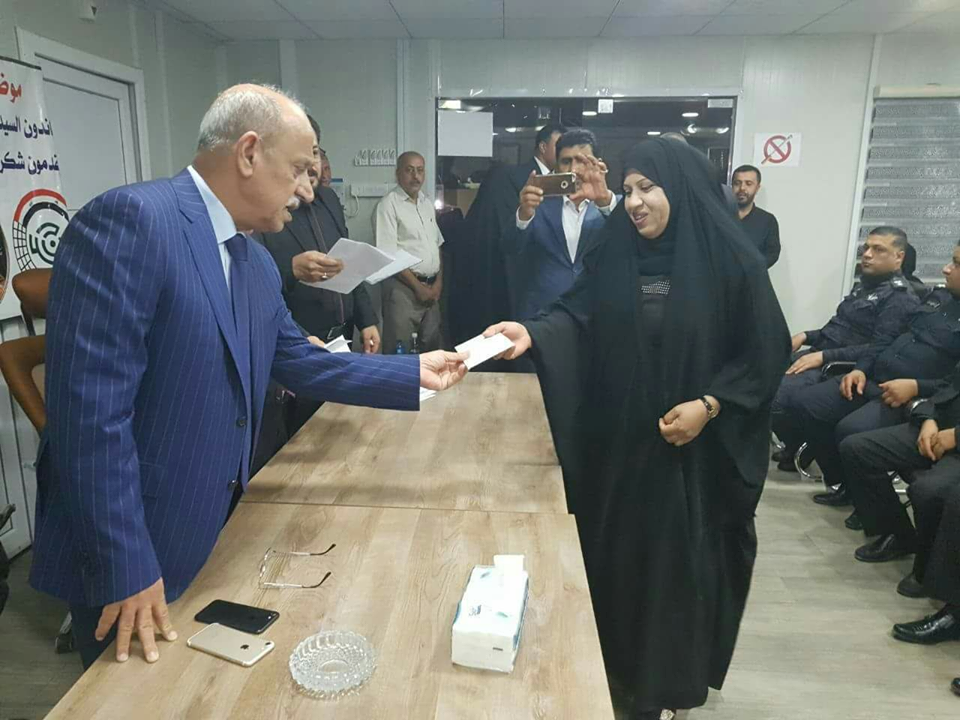 وزير النقل يشرف على توزيع سندات اراضي طابو لمنتسبي سكك حديد المنطقة الجنوبية