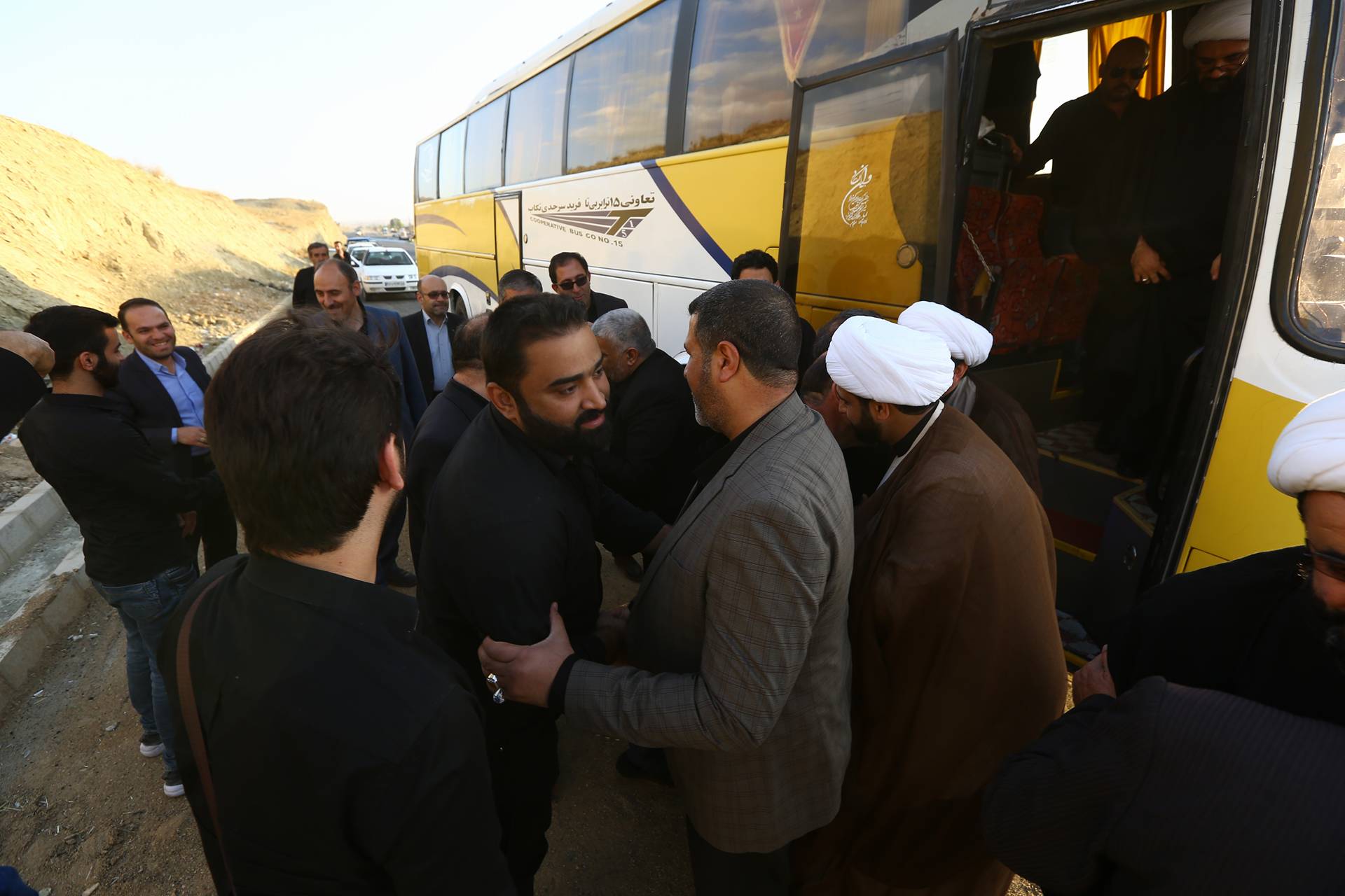 بالصور:اهالي مدينة تكاب الايرانية يستقبلون وفد العتبة الحسينية والعتبات المرافقة معهم .