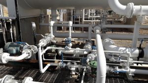 النفط يتمسك بمكاسبه