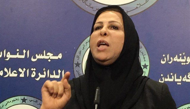 عاليه نصيف تطالب الحكومة بمخاطبة دول العالم لايقاف تسليح "بيشمركة البارزاني"
