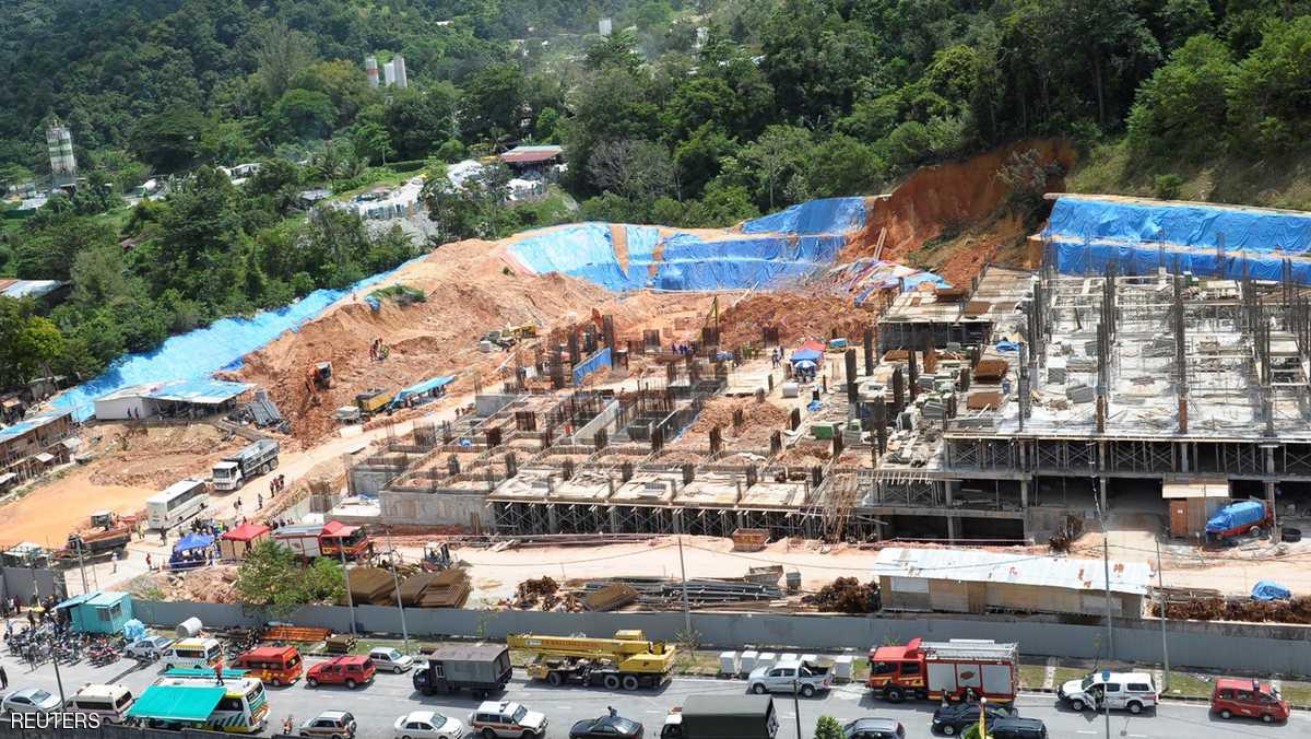 قتلى ومفقودون بانزلاق في جزيرة سياحية ماليزية