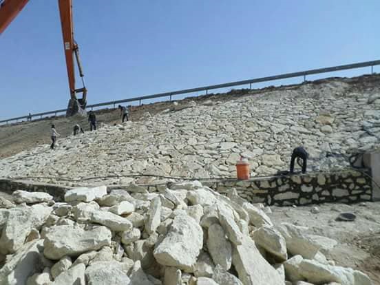 وزارة الاعمار والاسكان والبلديات والاشغال العامة تواصل تنفيذ اعمال صيانة وتأهيل جسر الهندية الثاني في محافظة كربلاء المقدسة