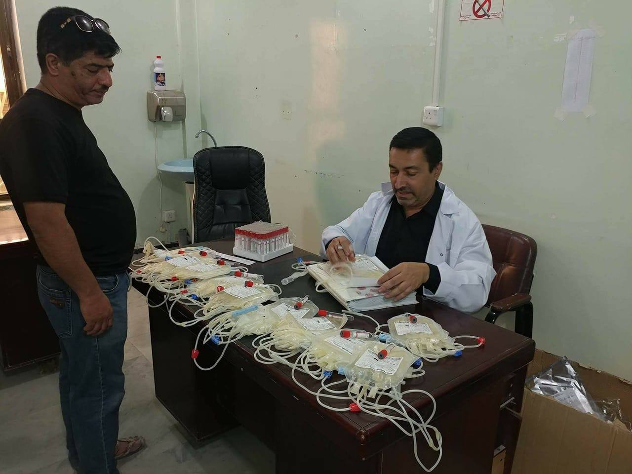 مصرف الدم الرئيسي بكربلاء يجمع أكثر من ( 600 ) قنينة دم إستعداداَ لزيارة الأربعين