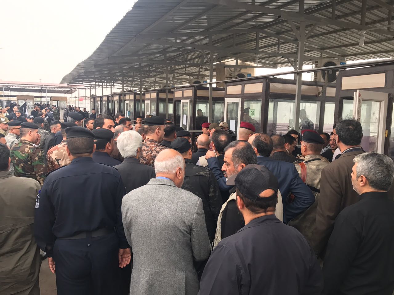 بالصور.. وزير الداخلية يزور منفذ زرباطية الحدودي مع ايران