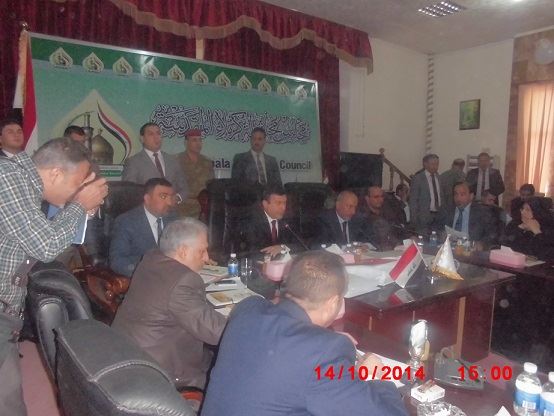 هذا ما جرى في جلسة مجلس محافظة كربلاء  قبل استجواب المحافظ غيابيا  بعد انسحابه من الجلسة  (مصور)