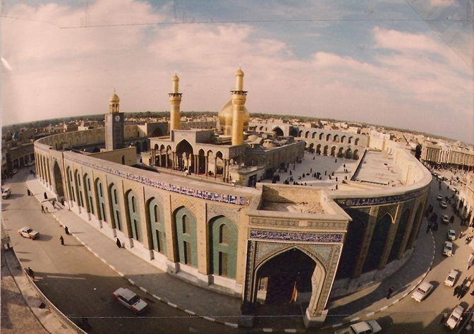 صورة ارشيفية لمحيط العتبة الحسينية المقدسة وسط كربلاء منتصف ثمانينات القرن الماضي