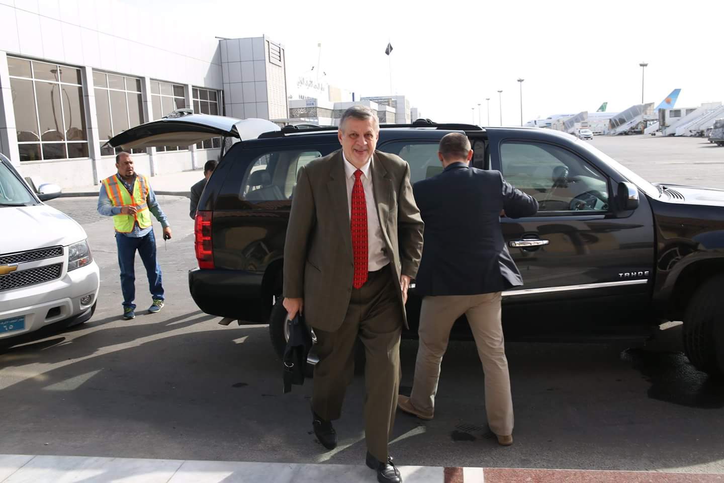 بالصور:ممثل بان كي مون يصل النجف ويلتقي بالصدر