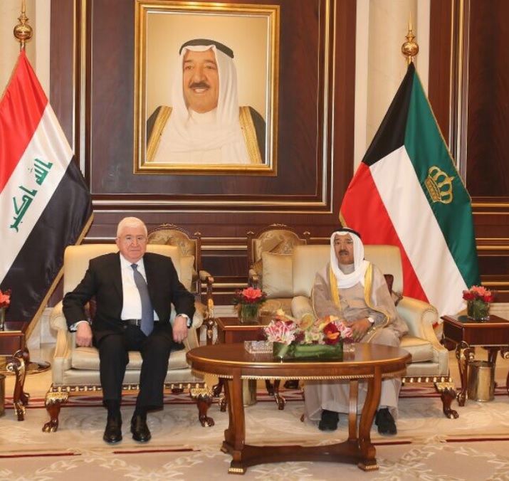 بالفيديو..  امير الكويت يستقبل الرئيس معصوم