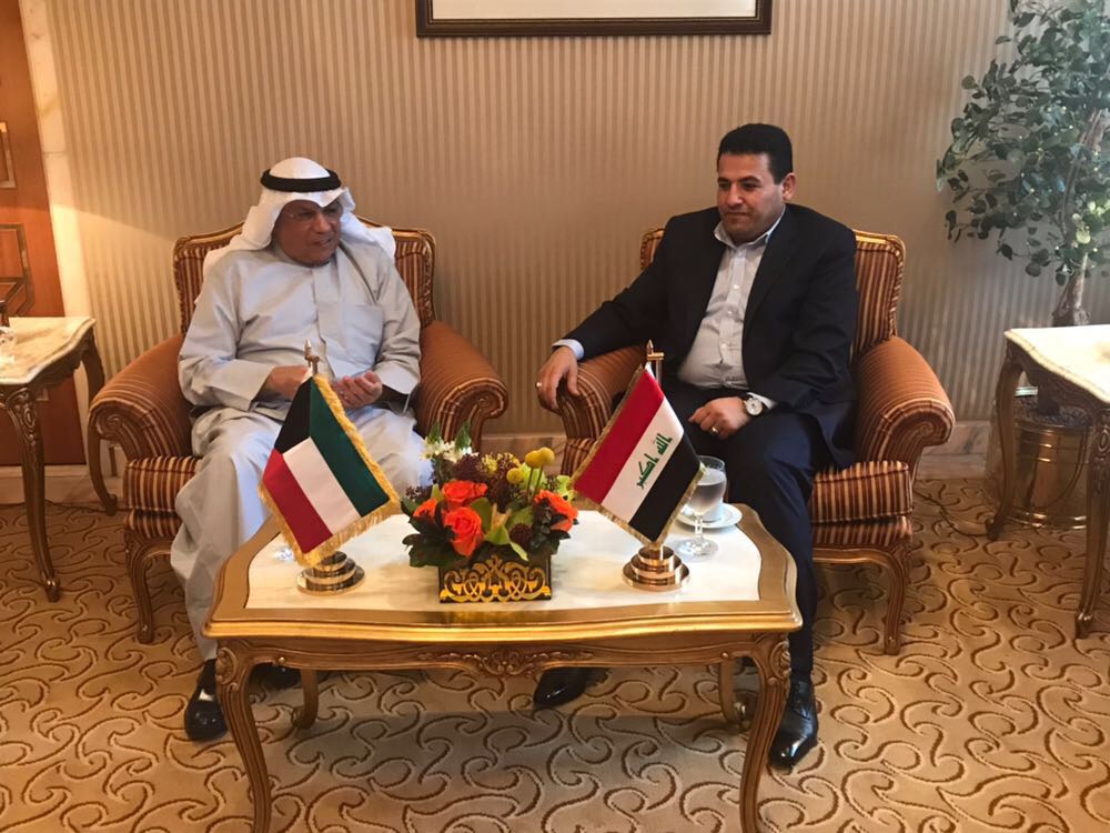 وزير الداخلية ونظيره الكويتي يناقشان منح سمات الدخول والمنافذ المشتركة