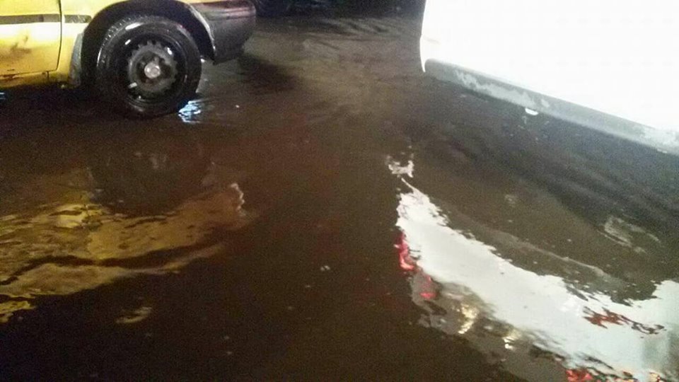 بالصور امطار غزيرة في النجف تغرق شوارع المدينة