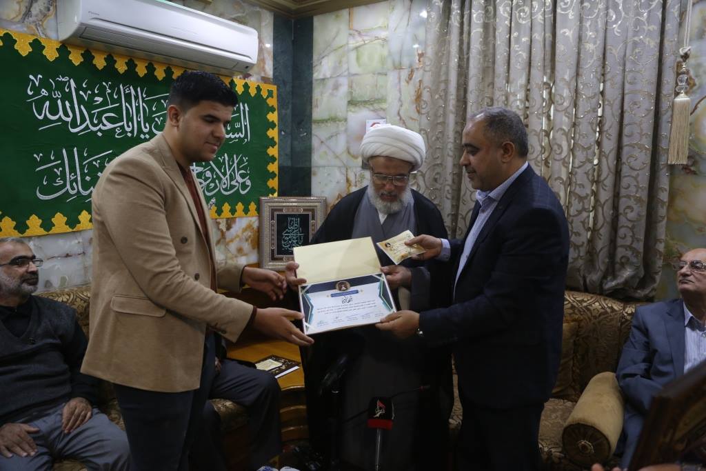 كربلاء:إعلان نتائج مسابقة القصة القصيرة لمهرجان تراتيل سجادية وممثل السيستاني يكرم الاوائل