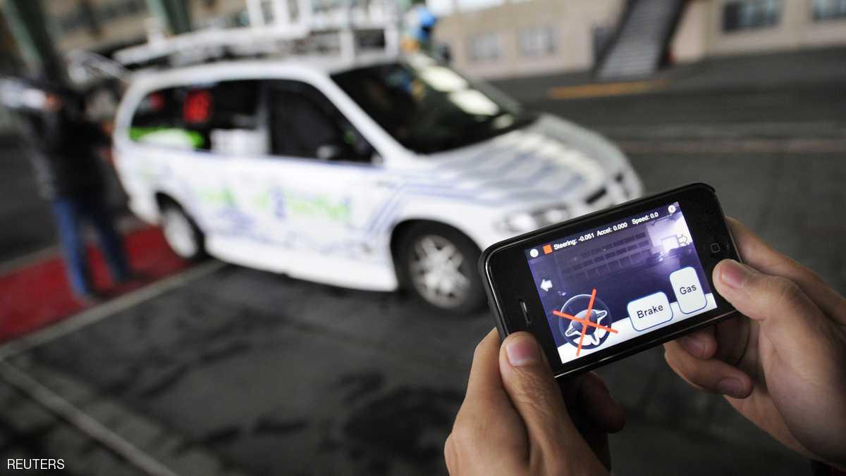 أبل تكسر السرية وتكشف ابتكارات للسيارة ذاتية القيادة